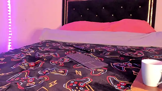 JennamartinyII online show from February 10, 2026, 11:47 am