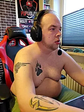 PupW0lfy online show from February 23, 2025, 4:13 pm