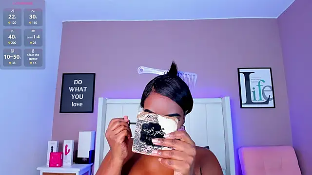 Britanymooree online show from September 12, 2025, 8:09 pm