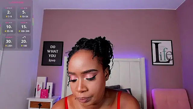 Britanymooree online show from December 17, 2025, 8:04 pm