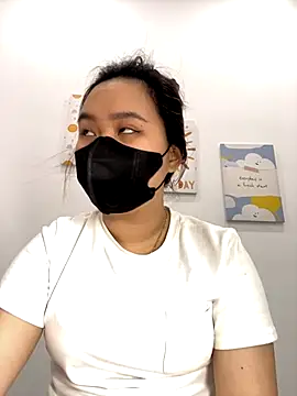 Snapshot of Odette68 chatting on October 19, 2025, 12:55 am Odette68 online show from October 19, 2025, 12:55 am