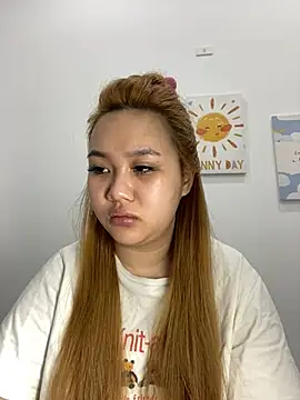 Odette68 online show from February 15, 2026, 4:31 am