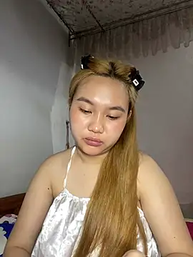 Snapshot of Odette68 chatting on April 28, 2026, 2:27 am Odette68 online show from April 28, 2026, 2:27 am
