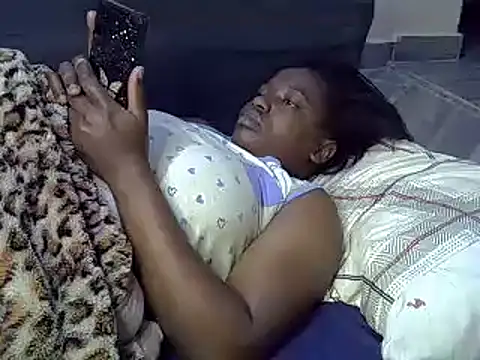 Snapshot of sweet_gal01 chatting on December 10, 2024, 1:43 am sweet gal01 online show from December 10, 2024, 1:43 am