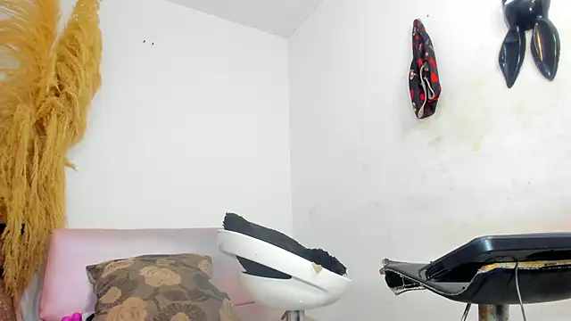 mia foxts online show from January 17, 2026, 7:50 pm