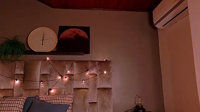 Snapshot of AbbyWathson chatting on March 10, 2026, 11:48 am AbbyWathson online show from March 10, 2026, 11:48 am