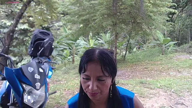 andreu mature online show from April 15, 2026, 9:37 pm