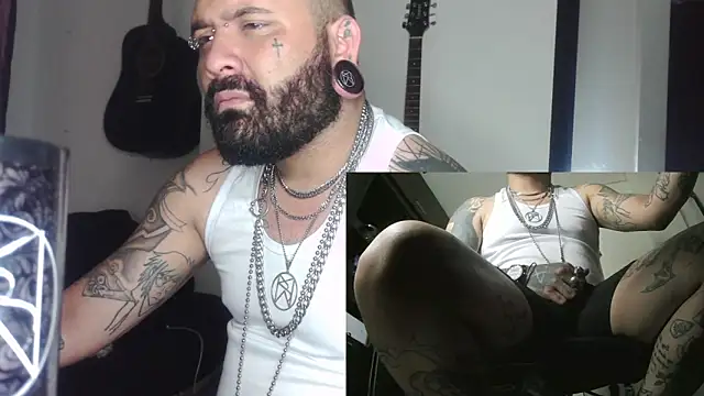 Snapshot of darkclothes chatting on December 26, 2024, 2:16 pm darkclothes online show from December 26, 2024, 2:16 pm