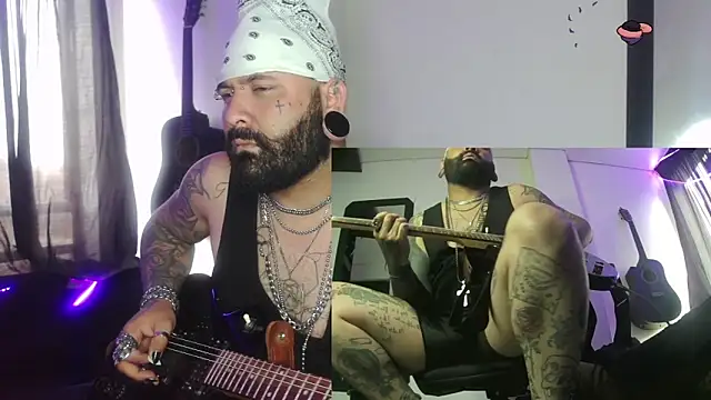 Snapshot of darkclothes chatting on December 30, 2024, 5:02 pm darkclothes online show from December 30, 2024, 5:02 pm