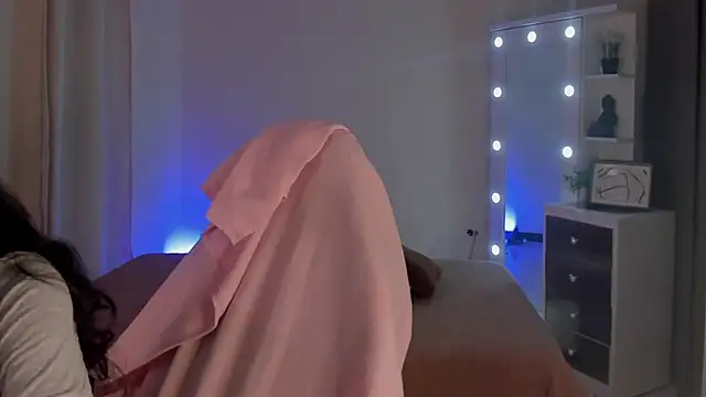 SavannahWildee online show from February 25, 2025, 12:03 pm