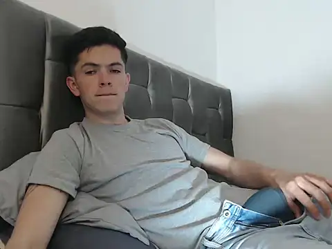 Snapshot of Eliantg chatting on September 22, 2025, 11:18 pm Eliantg online show from September 22, 2025, 11:18 pm