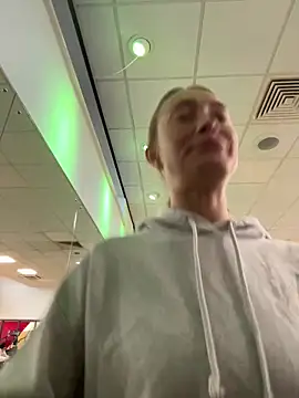 Snapshot of Pollypearson chatting on January 21, 2025, 11:13 am Pollypearson online show from January 21, 2025, 11:13 am