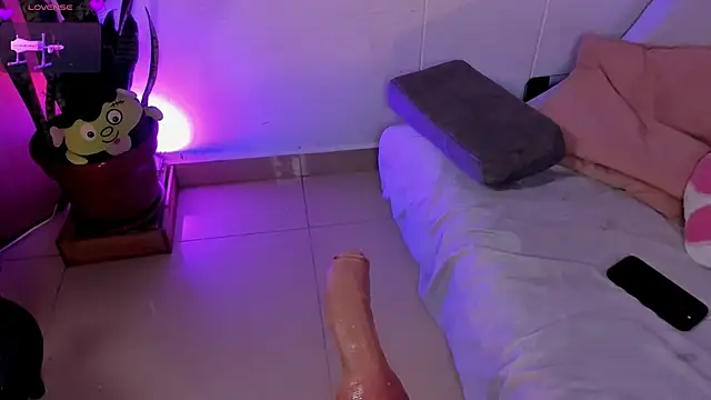 LilyRobertts online show from July 2, 2026, 3:23 am