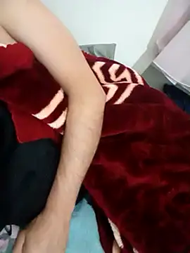 Snapshot of man-215 chatting on December 25, 2024, 11:22 am man-215 online show from December 25, 2024, 11:22 am