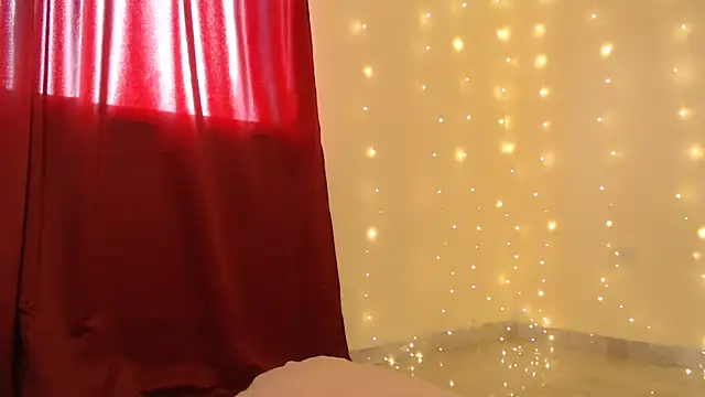 Snapshot of _maiahairy_ chatting on December 1, 2024, 9:59 pm  maiahairy  online show from December 1, 2024, 9:59 pm