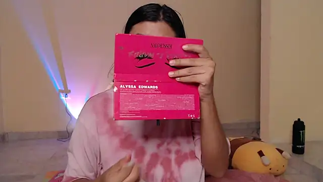 Snapshot of _maiahairy_ chatting on December 20, 2024, 11:37 pm  maiahairy  online show from December 20, 2024, 11:37 pm