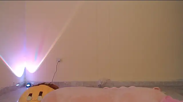 Snapshot of _maiahairy_ chatting on January 8, 2025, 3:40 am  maiahairy  online show from January 8, 2025, 3:40 am