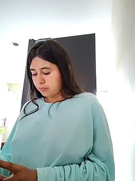  maiahairy  online show from November 17, 2025, 8:36 pm