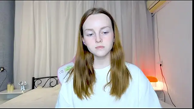 Snapshot of Wild__flowers chatting on September 21, 2025, 7:37 pm Wild  flowers online show from September 21, 2025, 7:37 pm