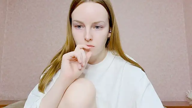 Snapshot of Wild__flowers chatting on October 16, 2025, 5:14 pm Wild  flowers online show from October 16, 2025, 5:14 pm