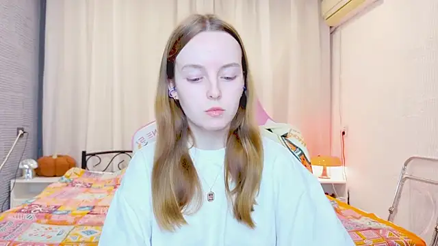 Wild  flowers online show from November 13, 2025, 5:56 pm