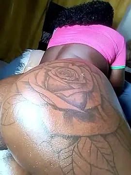 Hugemassivebootie online show from November 27, 2025, 8:00 pm