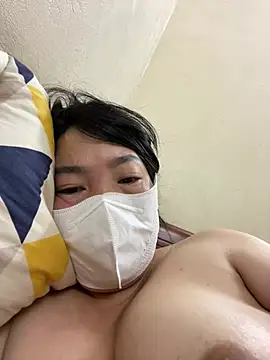 Hachi Sweetbabie  online show from April 30, 2026, 8:57 pm