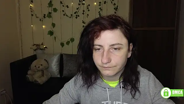 Muse kitty jenia online show from April 8, 2026, 5:24 pm