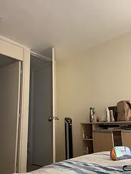 Snapshot of juanasnz99 chatting on February 13, 2026, 2:40 am juanasnz99 online show from February 13, 2026, 2:40 am