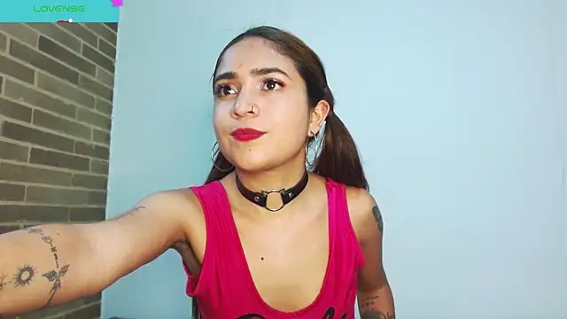 helenacyruss online show from December 19, 2024, 10:10 pm