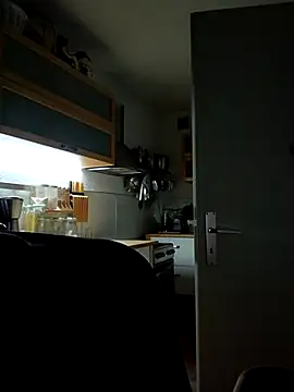 Snapshot of PAULMAXLEO chatting on February 22, 2026, 12:45 am PAULMAXLEO online show from February 22, 2026, 12:45 am