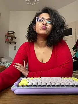 Snapshot of Curvydesifromgermany chatting on March 20, 2025, 11:38 am Curvydesifromgermany online show from March 20, 2025, 11:38 am