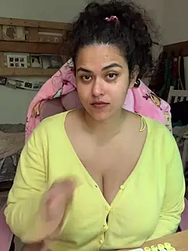 Curvydesifromgermany online show from June 3, 2026, 2:33 pm