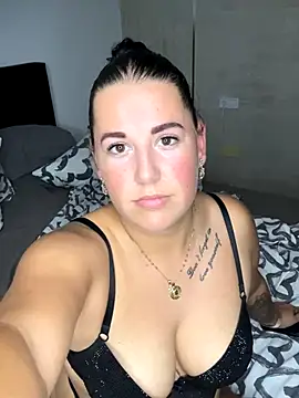 xlinastarrx online show from October 1, 2025, 7:42 pm