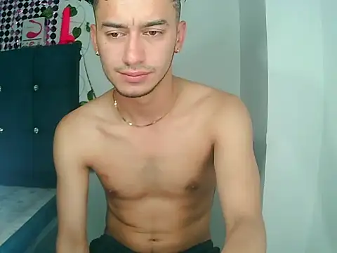 Snapshot of Kevin_Torres chatting on December 19, 2024, 4:24 pm Kevin Torres online show from December 19, 2024, 4:24 pm