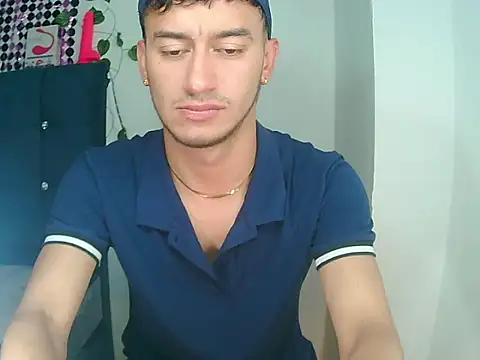 Snapshot of Kevin_Torres chatting on December 19, 2024, 8:23 pm Kevin Torres online show from December 19, 2024, 8:23 pm