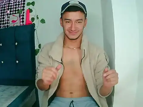 Snapshot of Kevin_Torres chatting on December 27, 2024, 5:37 pm Kevin Torres online show from December 27, 2024, 5:37 pm