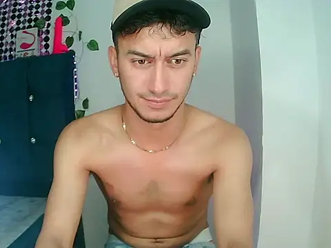 Snapshot of Kevin_Torres chatting on December 27, 2024, 11:21 pm Kevin Torres online show from December 27, 2024, 11:21 pm