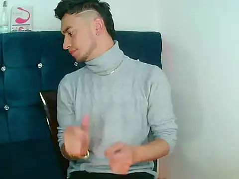 Snapshot of Kevin_Torres chatting on January 2, 2025, 10:05 am Kevin Torres online show from January 2, 2025, 10:05 am