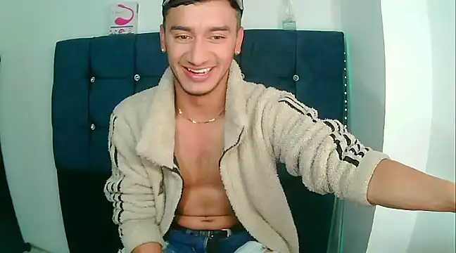 Snapshot of Kevin_Torres chatting on January 12, 2025, 1:48 pm Kevin Torres online show from January 12, 2025, 1:48 pm