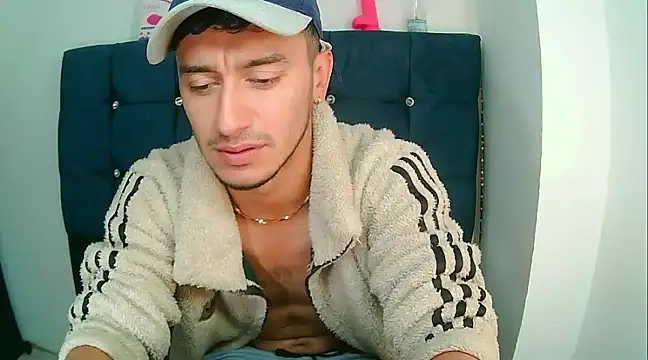 Snapshot of Kevin_Torres chatting on January 12, 2025, 4:50 pm Kevin Torres online show from January 12, 2025, 4:50 pm