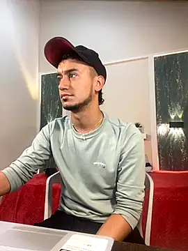 Snapshot of Kevin_Torres chatting on September 14, 2025, 10:09 pm Kevin Torres online show from September 14, 2025, 10:09 pm