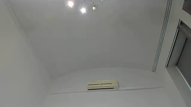 Snapshot of Moon__Eclipse chatting on December 22, 2024, 7:44 am Moon  Eclipse online show from December 22, 2024, 7:44 am