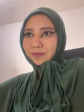 hannahayat online show from April 10, 2026, 2:44 pm