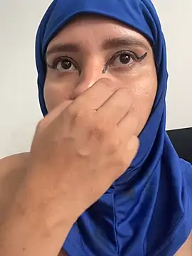 Snapshot of hannahayat chatting on June 22, 2026, 2:47 pm hannahayat online show from June 22, 2026, 2:47 pm