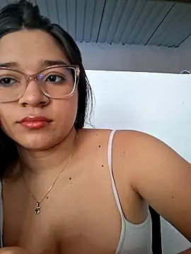 -VICKKY online show from February 28, 2026, 2:29 pm