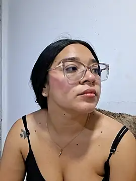 -VICKKY online show from July 21, 2026, 2:30 pm