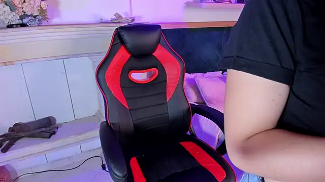 Snapshot of tiffany_becker chatting on February 13, 2025, 8:03 pm tiffany becker online show from February 13, 2025, 8:03 pm