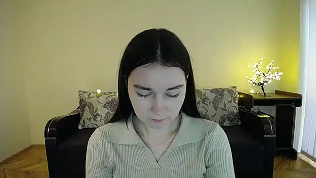 Pretty shy online show from February 8, 2025, 12:50 pm