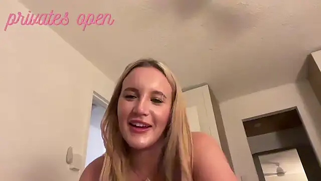 Snapshot of isisxoxx chatting on February 22, 2025, 12:51 pm isisxoxx online show from February 22, 2025, 12:51 pm